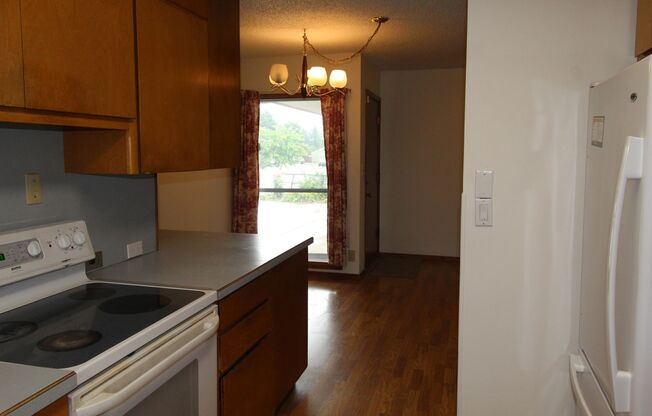 3 beds, 2 baths, $1,895