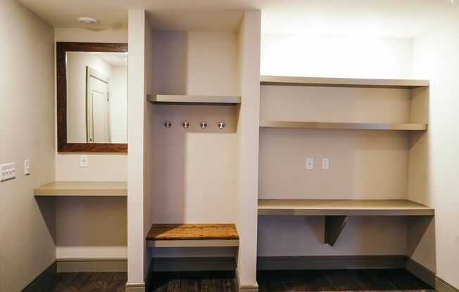 Studio, 1 bath, 895 sqft, $2,238, Unit 1103