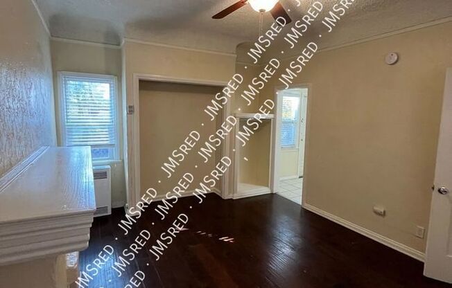 715 E 5th Street