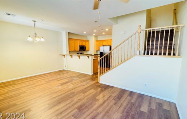 3 beds, 2 baths, $1,895, Unit UNIT 11102