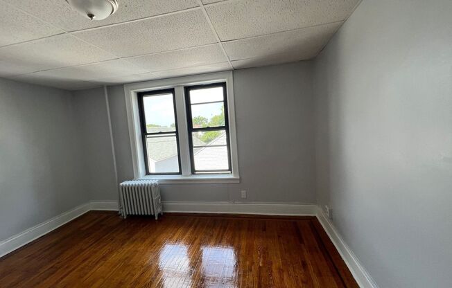 1 bed, 1 bath, $1,600, Unit 20