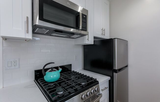 1 bed, 1 bath, $2,250, Unit 06