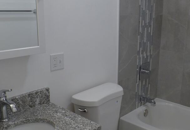1 bed, 1 bath, 650 sqft, $1,650, Unit 2B