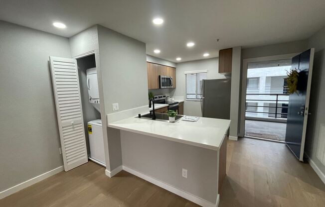 1 bed, 1 bath, 748 sqft, $2,840, Unit E-306