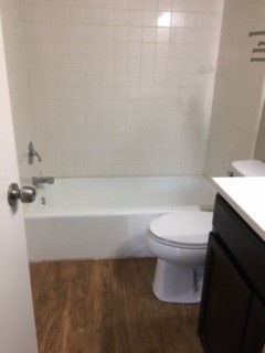 2 beds, 1 bath, 734 sqft, $750, Unit 60