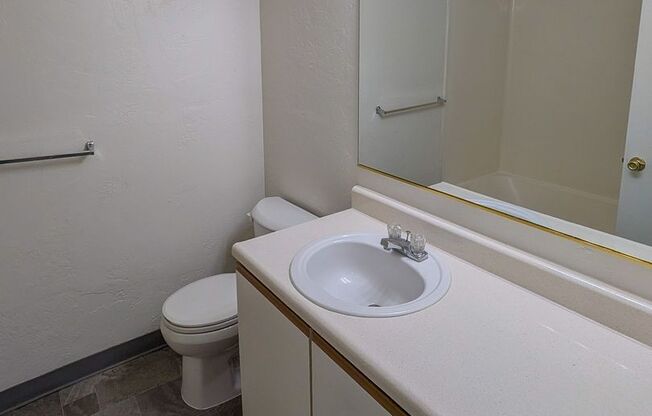 2 beds, 1 bath, 756 sqft, $1,195, Unit 64