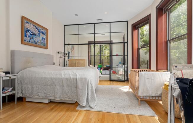 52 W 69 ST