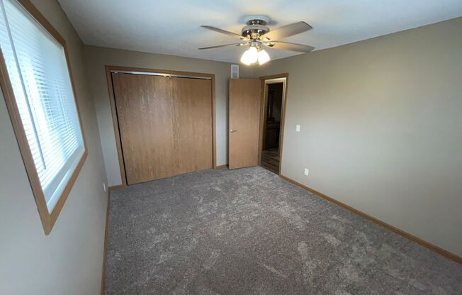 2 beds, 1 bath, $875, Unit #9