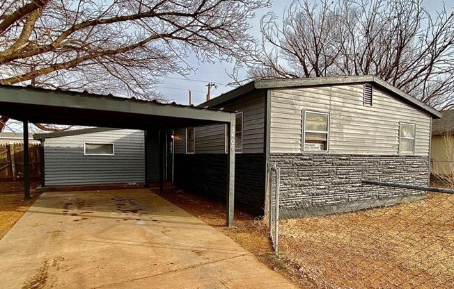 $0 First Month's Rent / $0 Deposit at Move-in