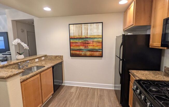 1 bed, 1 bath, 751 sqft, $2,100
