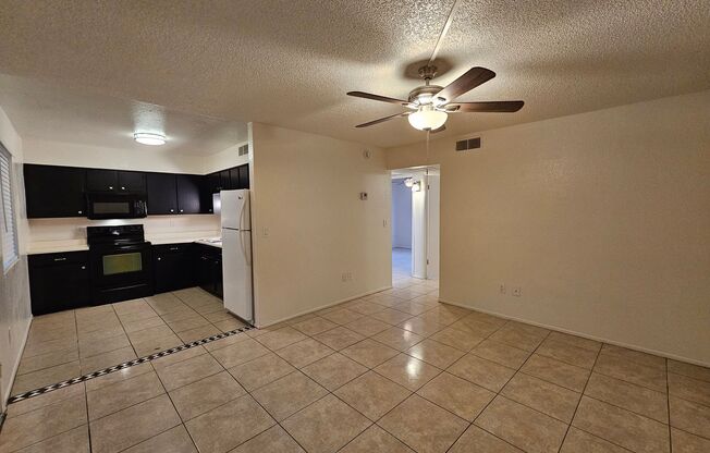 2 beds, 1 bath, 880 sqft, $1,125, Unit 111