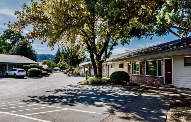 2 beds, 1 bath, 845 sqft, $1,625, Unit 42