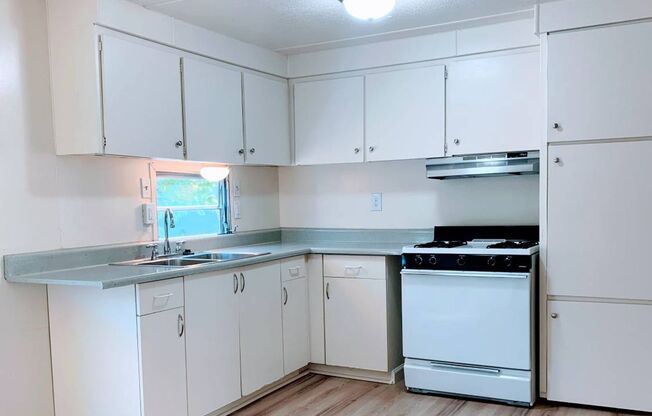 2 beds, 2 baths, 800 sqft, $3,299, Unit 36