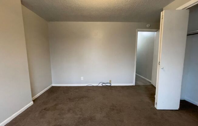 3 beds, 1 bath, 1,012 sqft, $900, Unit 1409