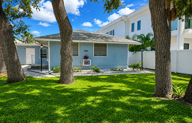 2 beds, 1 bath, $1,795, Unit Apt 1