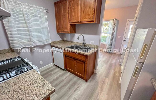 2 beds, 1 bath, $2,650