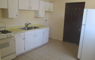 2 beds, 1 bath, 720 sqft, $900, Unit Geronimo2941