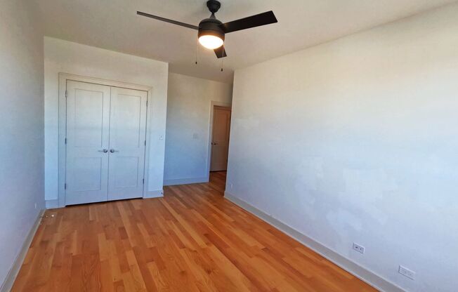 2 beds, 1 bath, 850 sqft, $2,595, Unit 2740-404