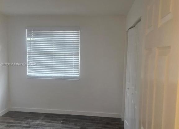 11047 LONGBOAT DR