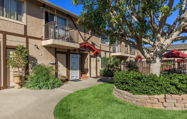 2 beds, 2 baths, $2,250, Unit 03