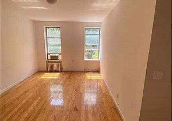 1 bed, 1 bath, $2,750, Unit 4-R