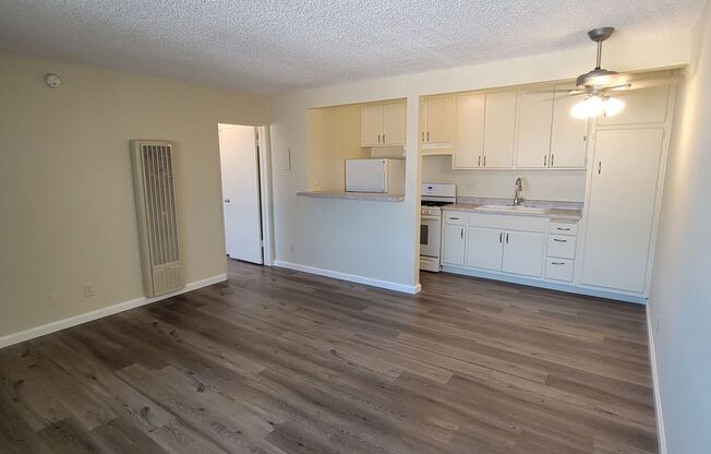 1 bed, 1 bath, 550 sqft, $1,695.95, Unit 26