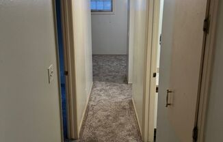 1 bed, 1 bath, $898, Unit 415 N 41st Avenue Unit #B5