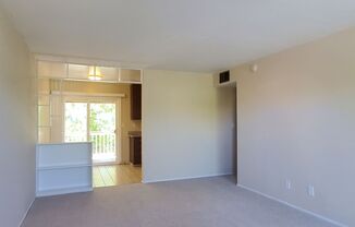 2 beds, 1 bath, $2,350, Unit 4