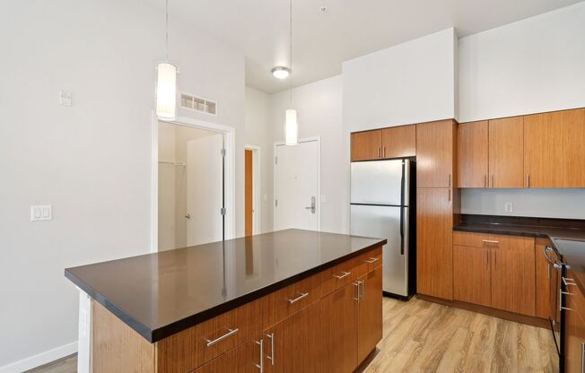1 bed, 1 bath, 698 sqft, $2,095, Unit B247
