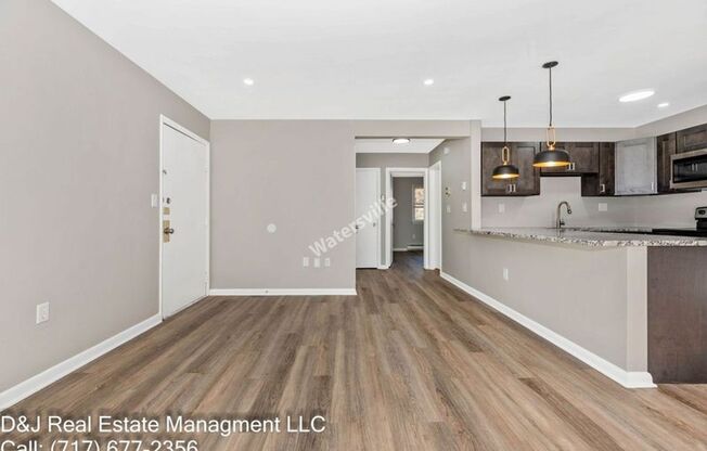 2 beds, 1 bath, 900 sqft, $1,695, Unit Apartment 9