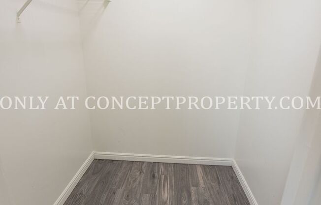 3 beds, 2 baths, 1,350 sqft, $1,649, Unit 4034 22