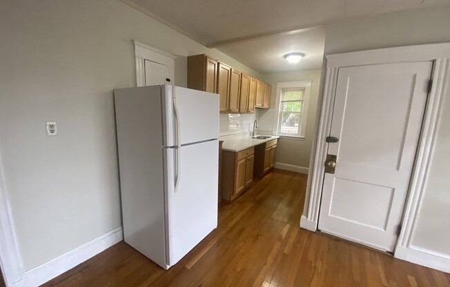 3 beds, 1 bath, 1,200 sqft, $3,200, Unit 2