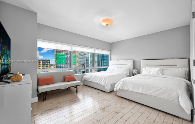 1435 Brickell Ave