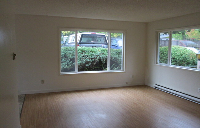 9509 SW Hall Blvd ~ Spacious 2 Bedroom duplex