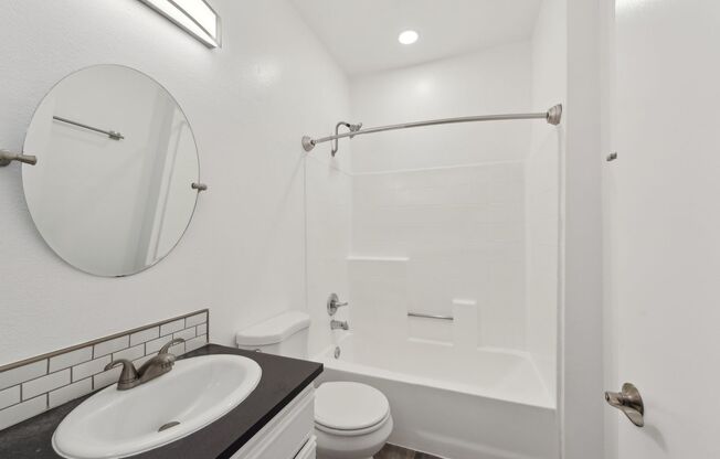 3 beds, 1.5 baths, 1,200 sqft, $2,798, Unit 409