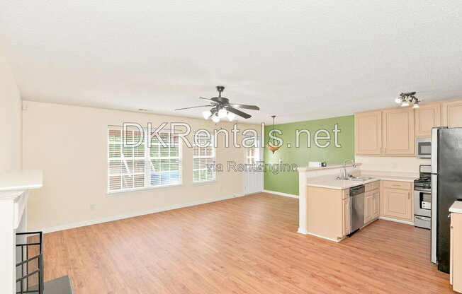 463 THISTLE CV