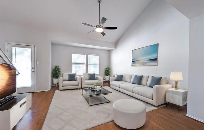 1131 W 24 ST
