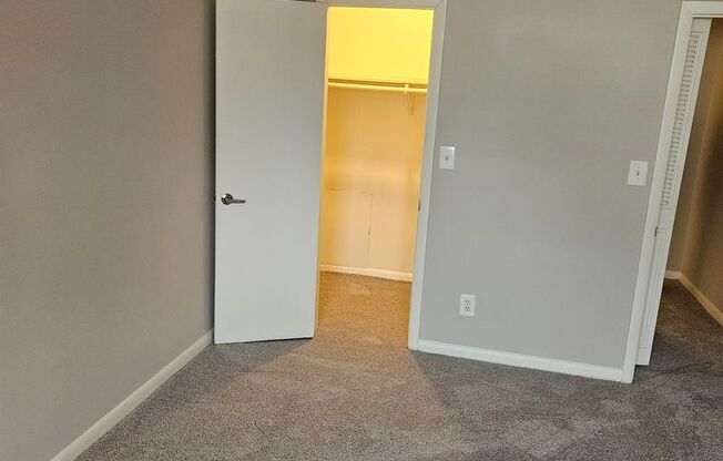 2 beds, 1 bath, 908 sqft, $2,310, Unit 135