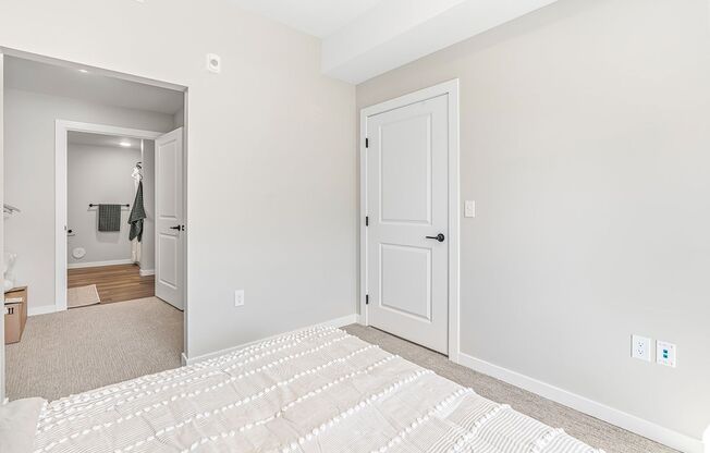 1 bed, 1 bath, 722 sqft, $1,475, Unit 1-208