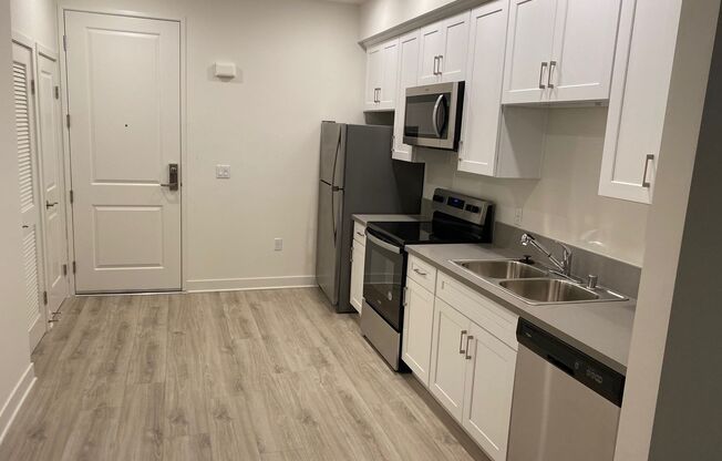 1 bed, 1 bath, 610 sqft, $2,245, Unit 416