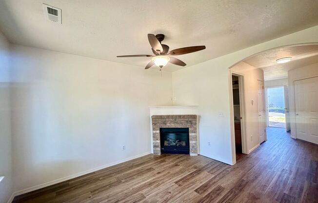 1429,39,51,59 Hyacinth Ln
