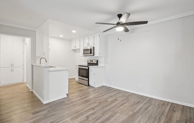 1 bed, 1 bath, 695 sqft, $1,898, Unit 208