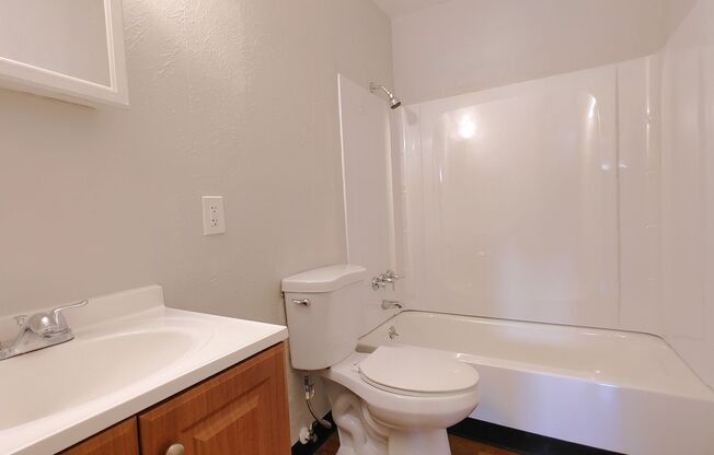 2 beds, 1 bath, 905 sqft, $995, Unit 1401-A