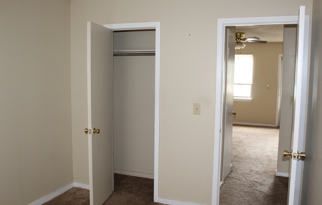 2 beds, 1 bath, $1,400