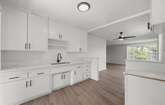 3907 ROXANNE AVE