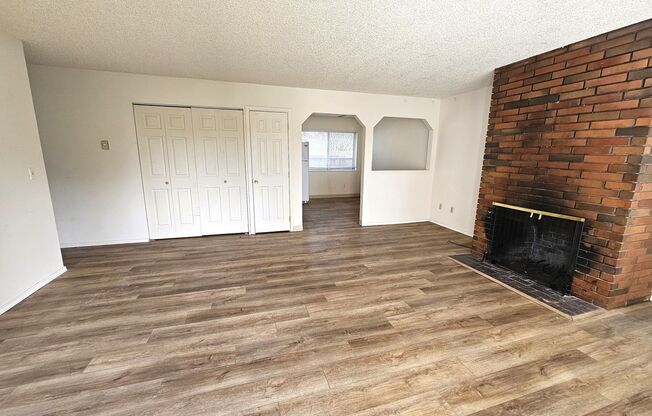 Updated 3 Bedroom, 1 Bath Apt in 4-Plex - Inner NE Portland