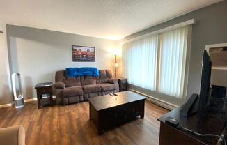 2 beds, 1 bath, $1,320