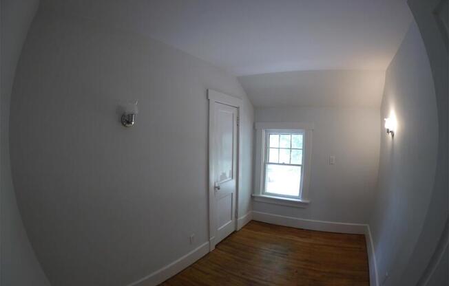 915 WOODSTOCK