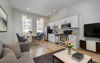 136 W 6 ST