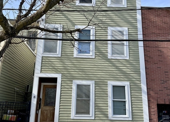 8 BREMEN ST
